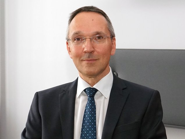 Portraitfoto von Mag. Karl Vosatka